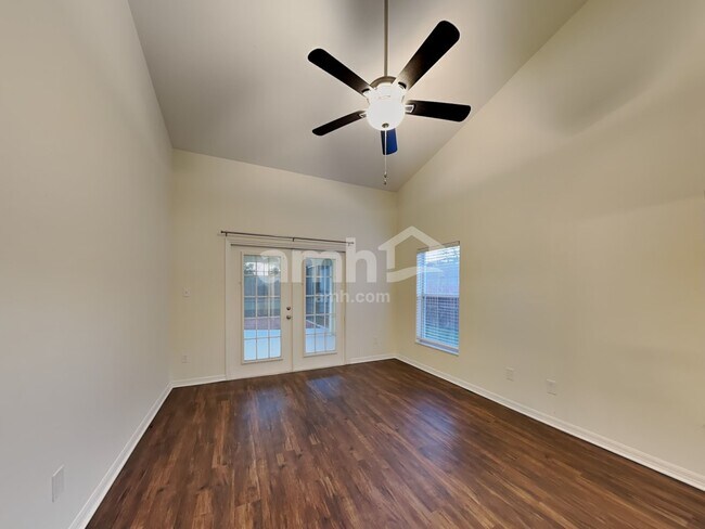 Building Photo - 2006 Ruby Red Blvd