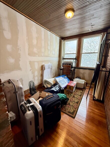 Building Photo - 209 Chestnut Hill Ave