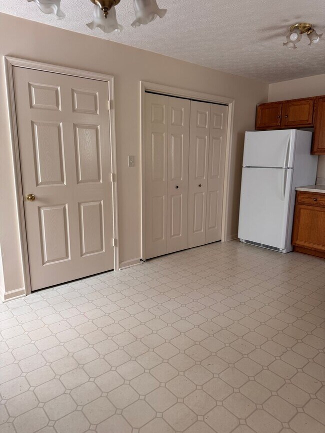 Building Photo - 540 Monticello Ave