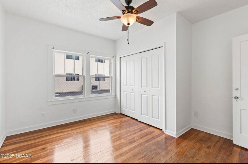 Building Photo - 436 N Oleander Ave