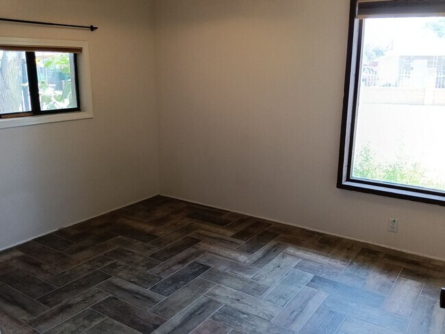 Building Photo - Stunning 3-bedroom, 2-bathroom home! Comin...
