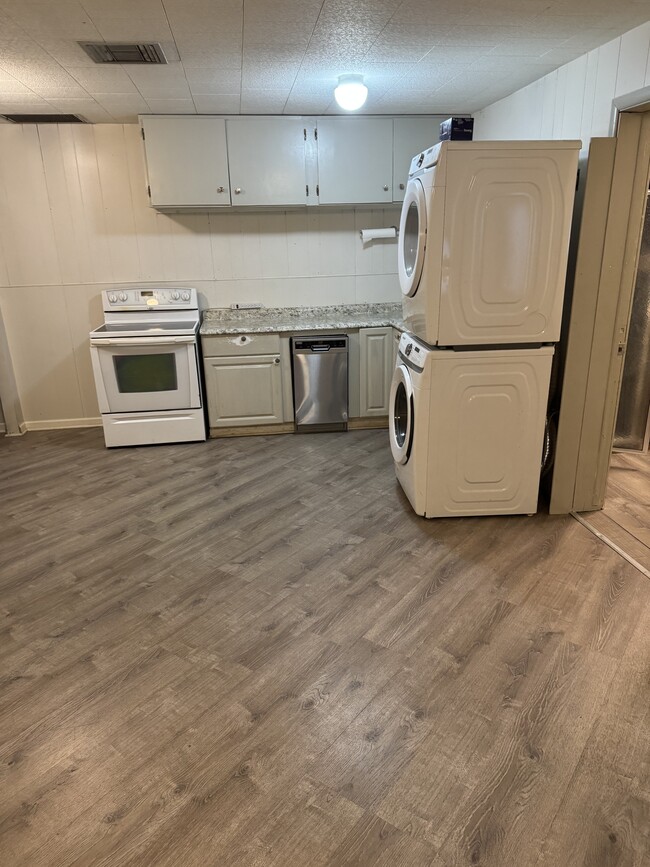 Building Photo - 1117 E Alder St