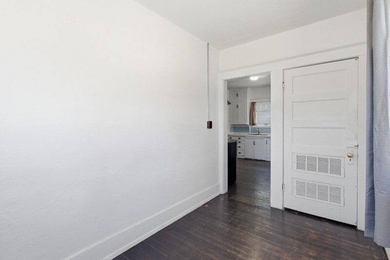 Building Photo - 423 Mill St