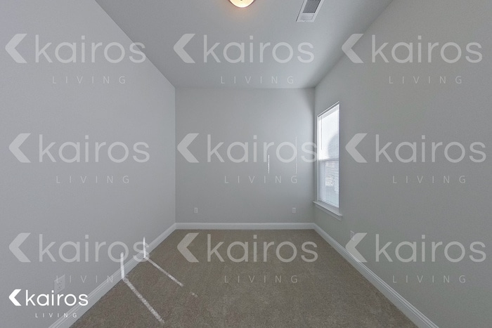 Building Photo - 4828 W Dacha Ln