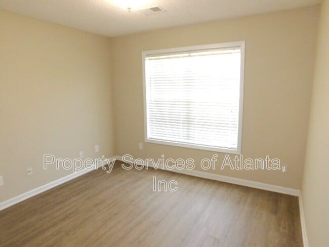 Building Photo - 101 Moss Pointe Dr