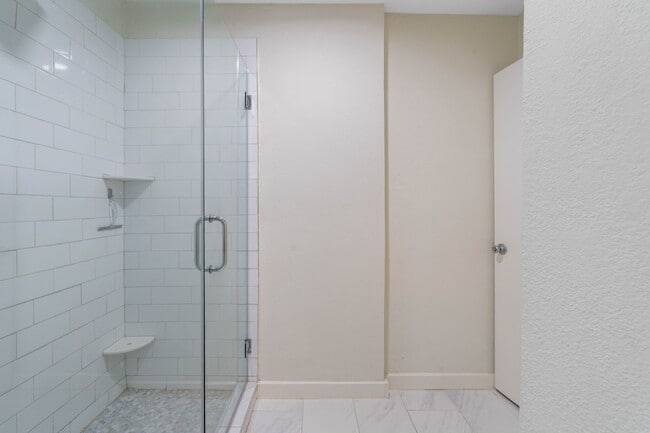 Building Photo - 1928 Augusta Dr