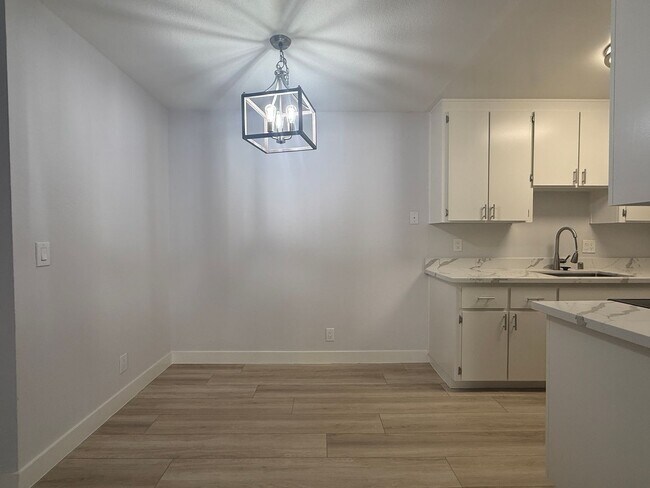 Building Photo - Upstairs Remodeled 1 Bedroom 1 Bath South San Jose Condo