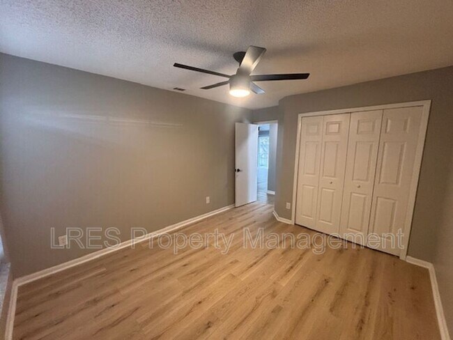 Building Photo - 1004 Stout Ct