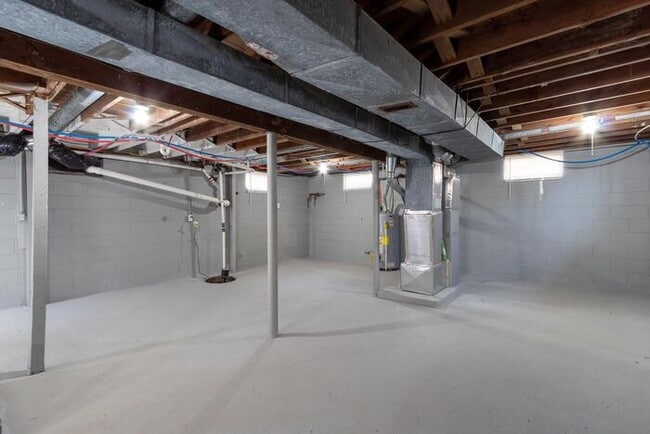 Building Photo - 7140 E 38th St