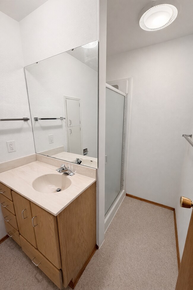 Building Photo - 3bd/3ba Seattle Home