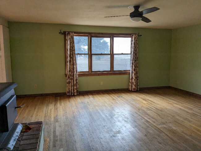 Building Photo - 5028 Eastside Hwy