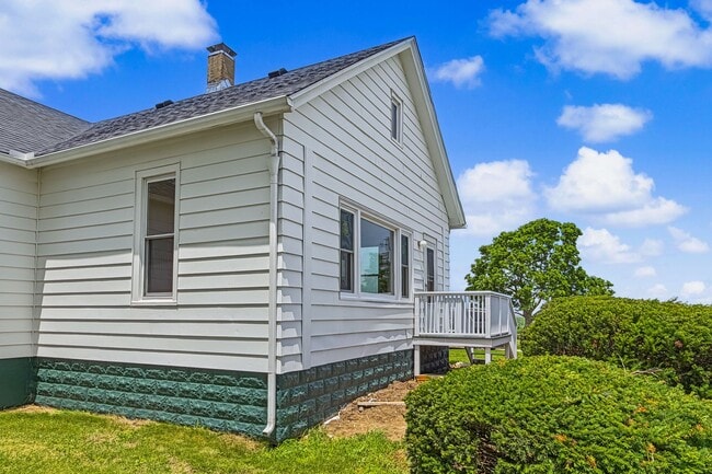 Building Photo - 3 Bedroom, 1 Bathroom Rural Home for Rent – Farmer City, IL-INTERIOR PHOTOS COMING SOON!
