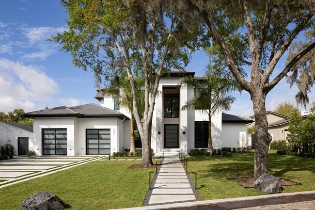 Building Photo - 1221 Richmond Rd