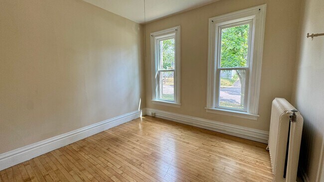 Building Photo - 51 Caledonia St NE