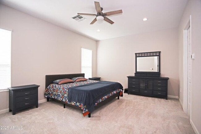 Building Photo - 10549 W Albert Ln