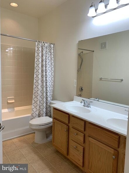 Building Photo - 21564 Romans Dr