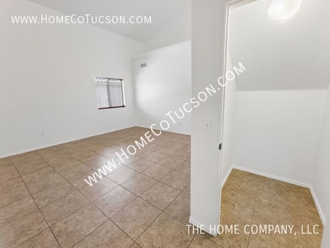 Building Photo - 14360 N Fragile Clay Ave