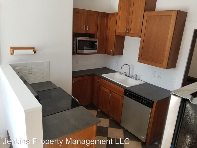 Building Photo - 5 br, 3 bath House - 122 S 4th St