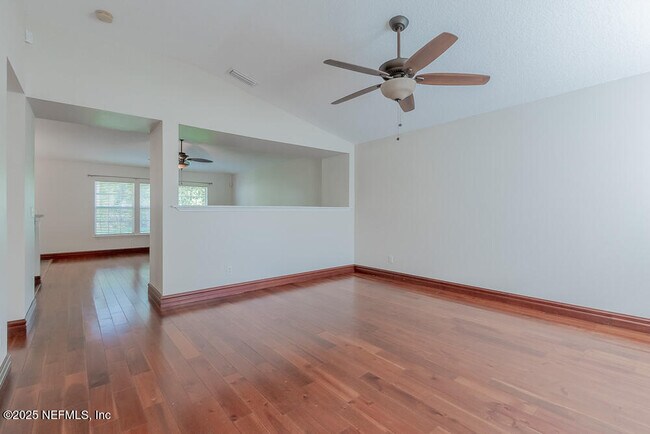 Building Photo - 8985 Redtail Dr