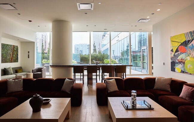 Building Photo - 1000 S Michigan Ave