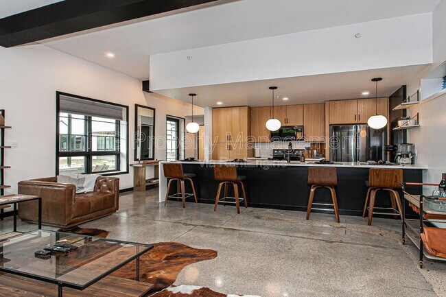 Building Photo - 3415 N Broadway