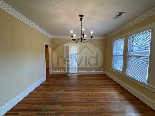 Building Photo - MALLORY 255