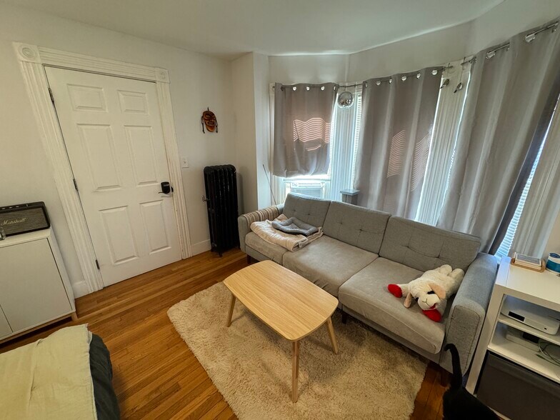 Building Photo - 5-7 Blake St. Unit 4