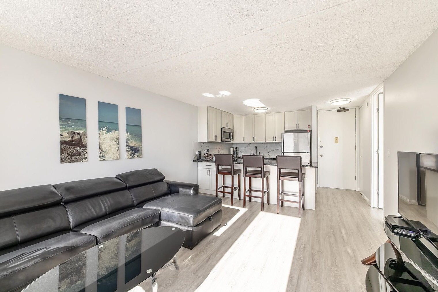 Building Photo - 411 Hobron Ln