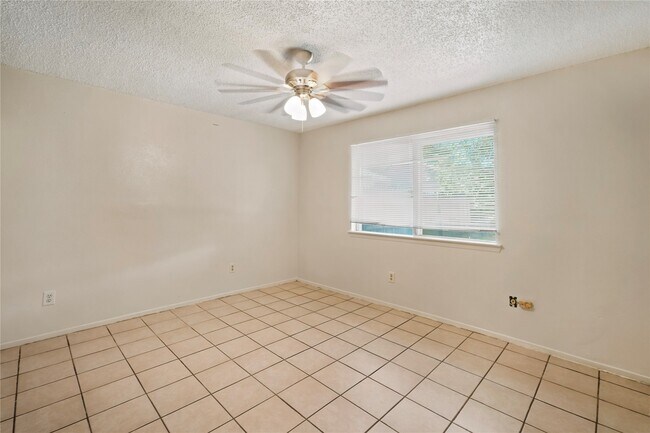 Building Photo - 13619 Tanvern Ln
