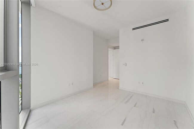 Building Photo - 300 Biscayne Blvd Way