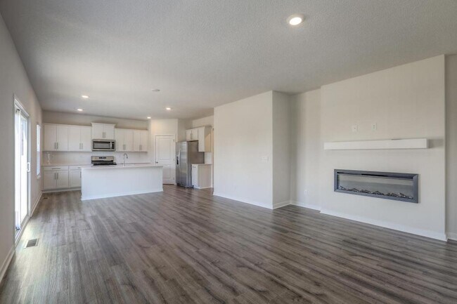 Building Photo - 1611 Maci St