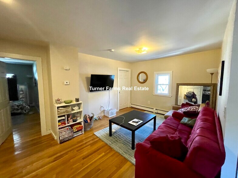 Building Photo - 42 Sewall St