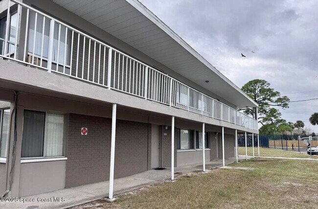 Primary Photo - 800 N Fiske Blvd