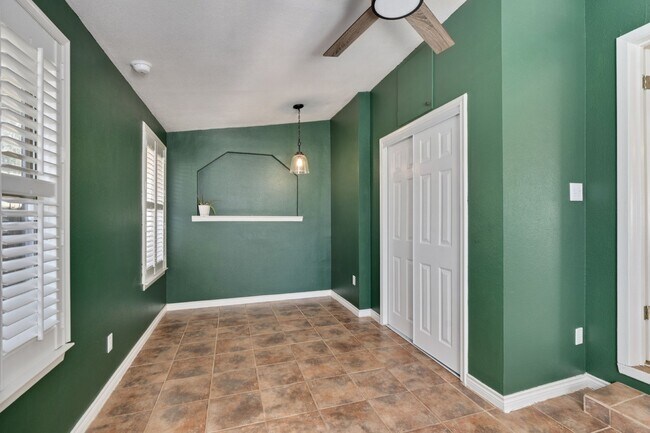 Building Photo - Classic home in the heart of Terrell Heights