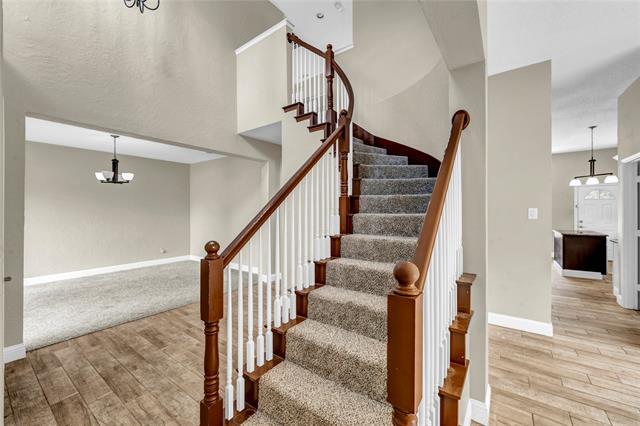 Building Photo - 900 Doral Cir