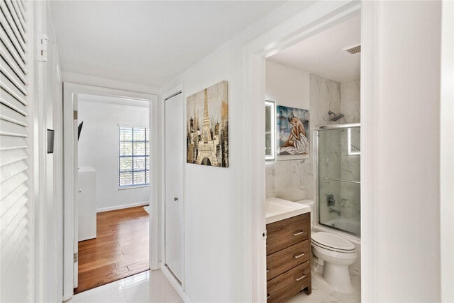 Building Photo - 2151 NE 68th St