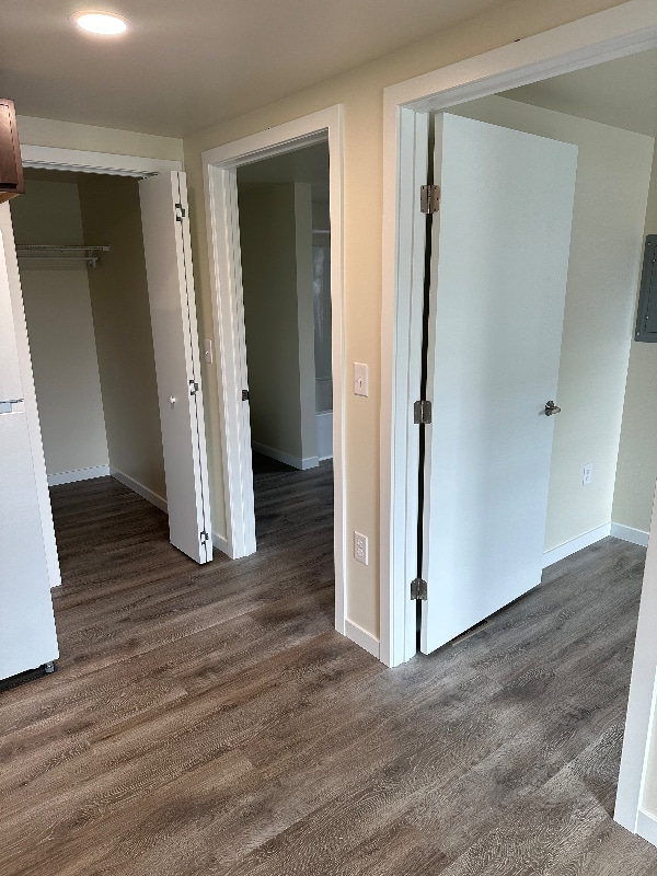 Building Photo - 587 Valley Rd