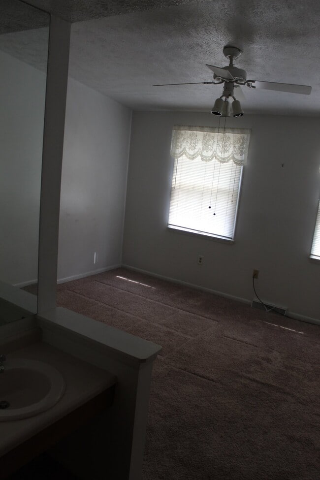 Building Photo - Adorable 2 Bedroom Townhome in Baldwin