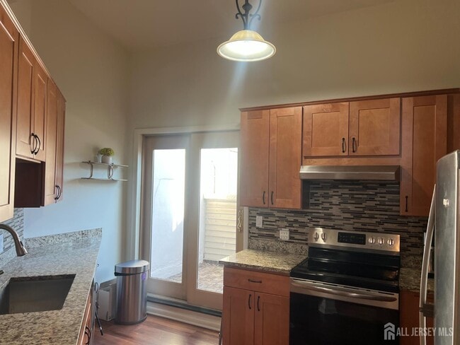 Building Photo - 9/11 New St