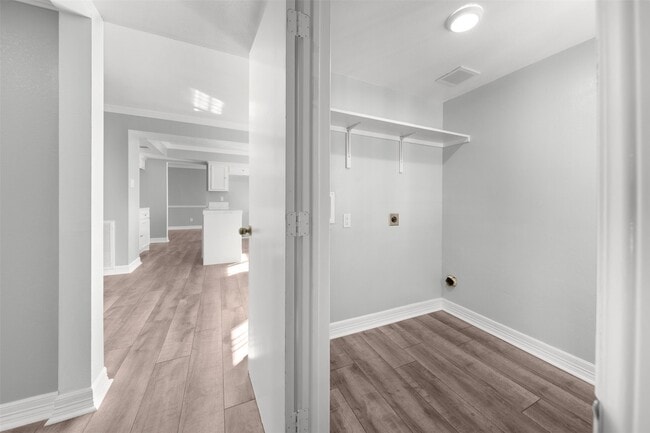 Building Photo - 2523 W Greens Rd