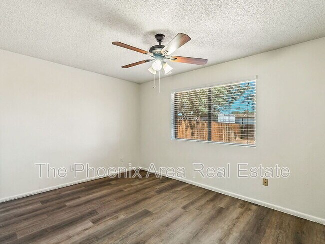 Building Photo - 3109 E Pueblo Ave