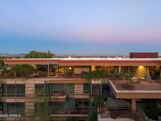 Building Photo - 7167 E Rancho Vista Dr