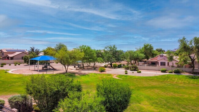 Building Photo - 1541 E Peregrine Trail