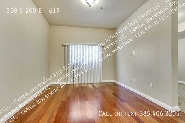 Building Photo - 350 S 200 E