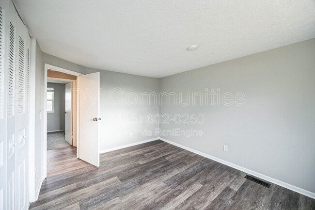 Building Photo - 12174 Glencrest Ct