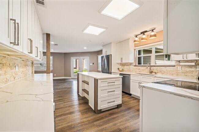 Building Photo - 3019 Ramblewood Rd