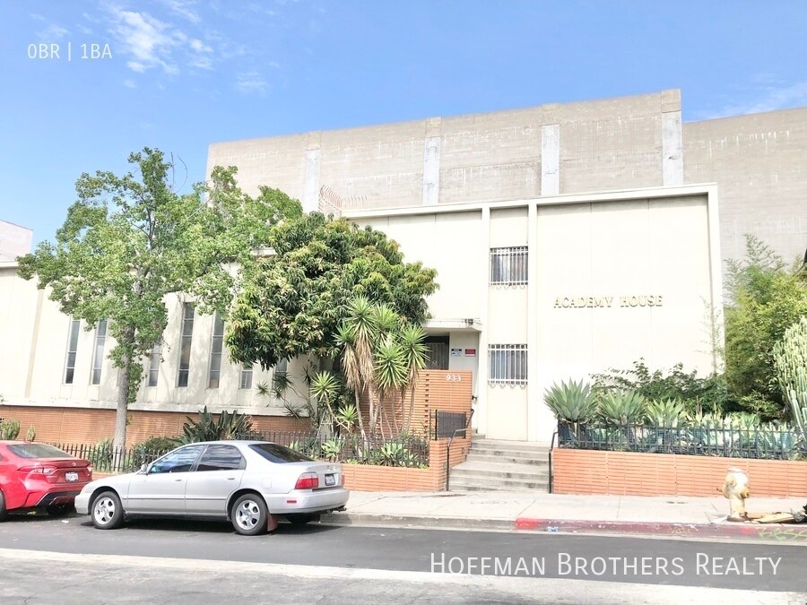 Building Photo - 933 Grattan St