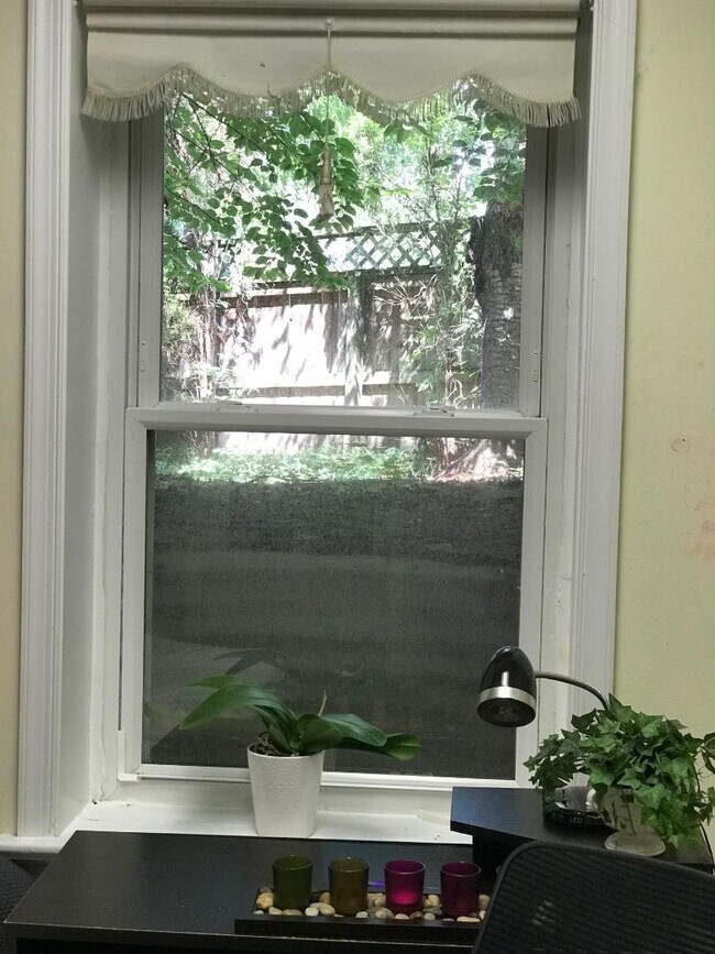 Building Photo - 5102 Warren Plz NW