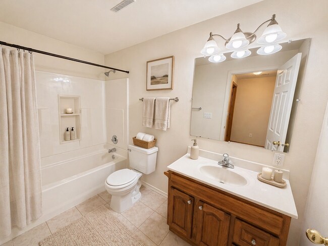 Building Photo - 42 E Hastings Rd