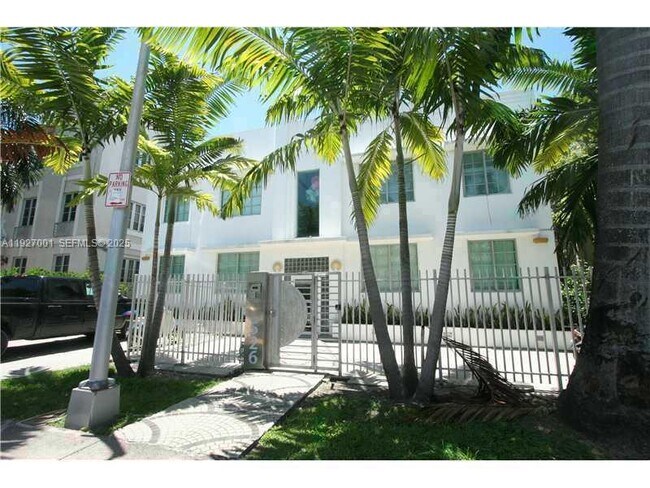 Building Photo - 526-515 15th St